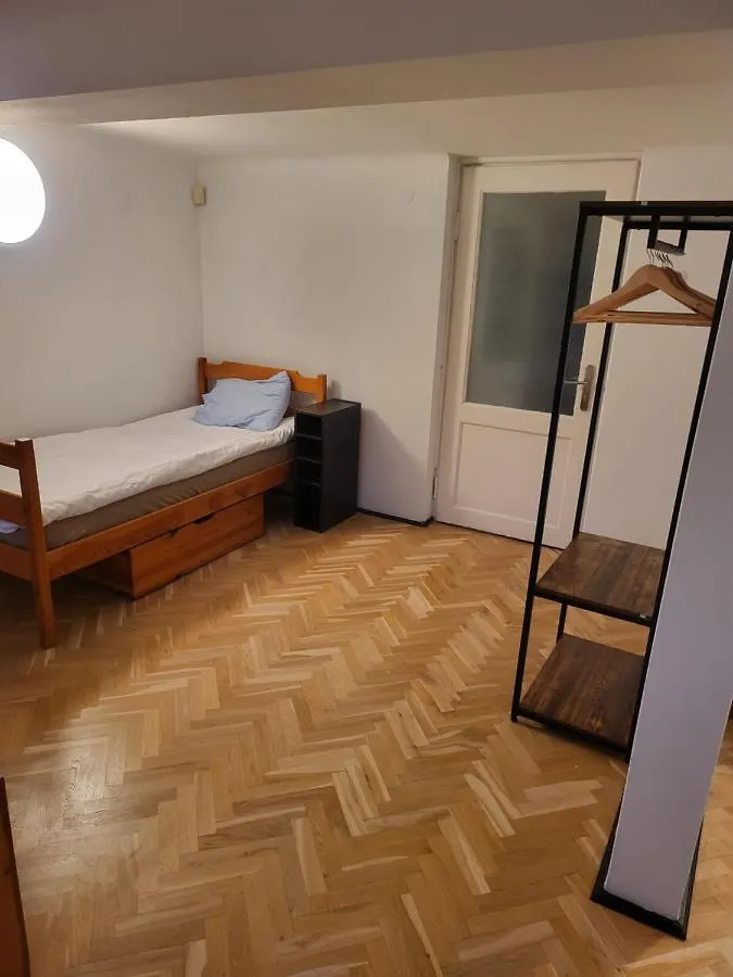 Rooms4Rest Cisowa - Private Rooms For Tourists - Atr Consulting Sp, Z O,O, Варшава 0*,